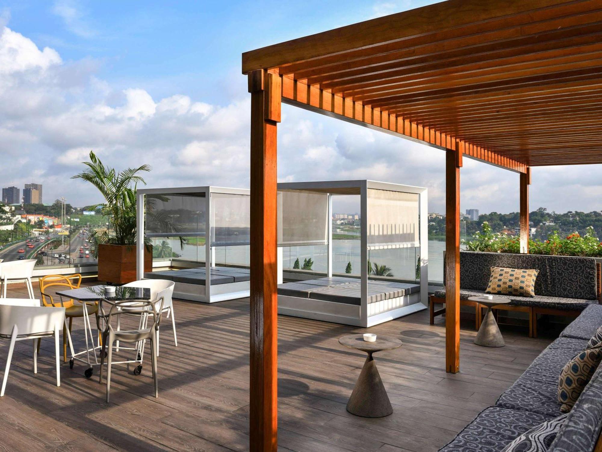 Pullman Abidjan Hotel Exterior foto